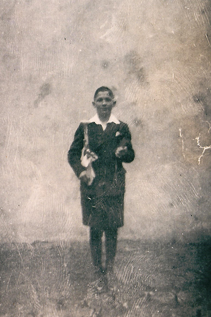 Wolfgang Haney im Alter von neun Jahren, 1933, Fotografie (Ausschnitt), 15,6 x 9 cm, unbekannte:r Fotograf:in