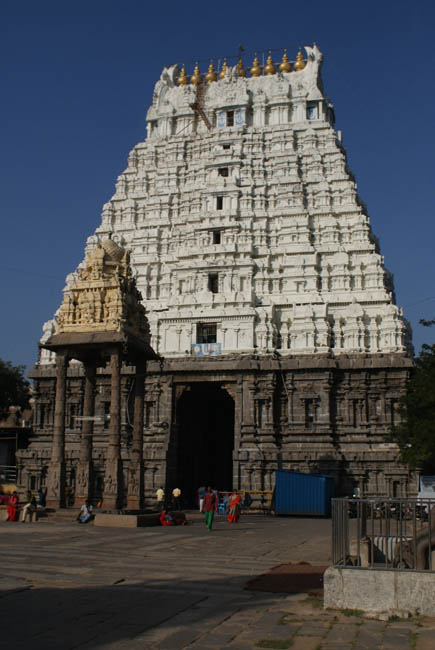 Tempelturm am Eingang des Varadaraja-Tempels