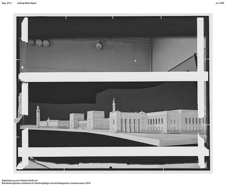 Aufnahme eines Architekturmodells mit der in der Zeit des Nationalsozialismus geplanten Erweiterung der Berliner Museumsinsel. 