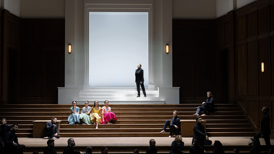 Orfeo ed Euridice 2023: Cecilia Bartoli (Orfeo) mit T&auml;nzerinnen und T&auml;nzer bei den Salzburger Festspielen 2023 