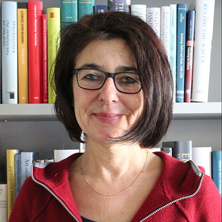 Portrait Foto Prof. Dr. Christine Hatzky