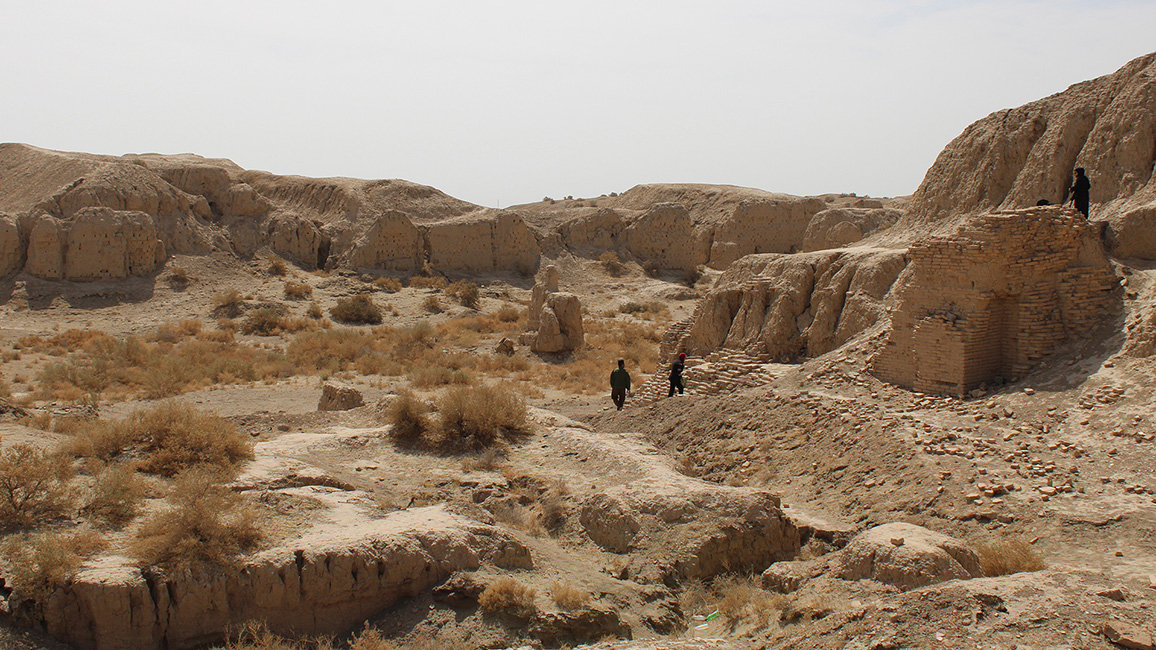 In Nippur, etwa 180 km südöstlich von Bagdad, wurde bei Ausgrabungen seit Ende des 19. Jahrhunderts eine Vielzahl von Wirtschaftstexten gefunden.