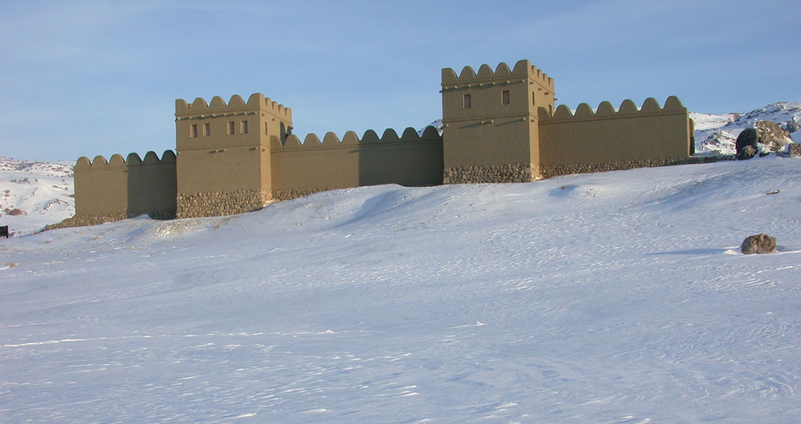 Die rekonstruierte Stadtmauer der hethitischen Hauptstadt Hattusa.