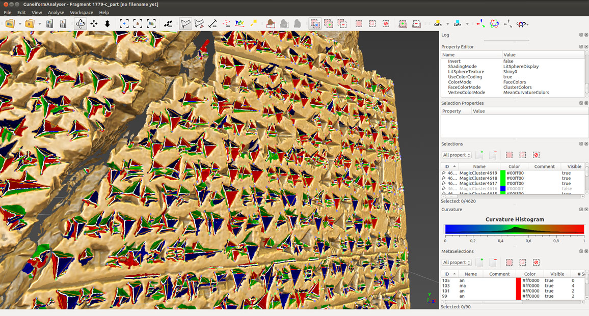 Die digitale Erfassung von Keilschrifttafeln. Schriftmetrologische Analyse von Schriftmerkmalen in 3D-Scans von Keilschrifttafeln im CuneiformAnalyser, einer Software, die im Rahmen eines interdisziplinären BMBF-Forschungsprojektes in Zusammenarbeit mit der TU Dortmund entwickelt wurde. CuneiformAnalyser unterstützt die Rekonstruktion stark fragmentierter Handschriften und die paläographische Analyse von Keilschrifttexten.