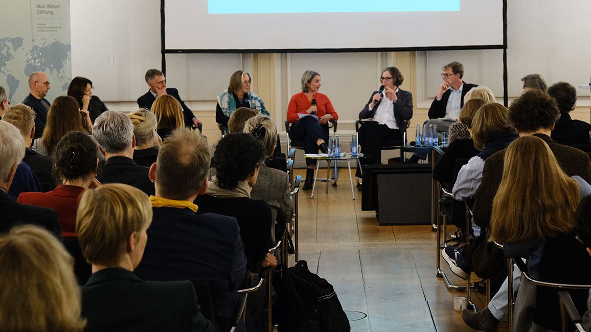 Round Table 2 „Wissenschaftsfreiheit international und national“ am 20.11.2024 in Berlin: Ralf Beste (Auswärtiges Amt), Ute Frevert (Max Weber Stiftung), Astrid Herbold (DIE ZEIT) 