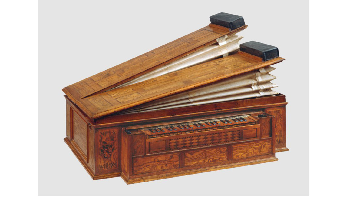 Liegendes Orgelpositiv, Tirol frühes 17. Jahrhundert. Musikinstrumentenmuseum der Universität Leipzig, Inv.-Nr. 244